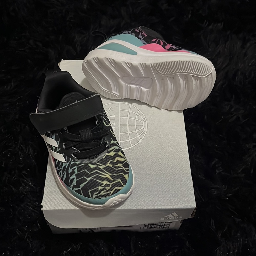 Adidas - Picture 3 of 3